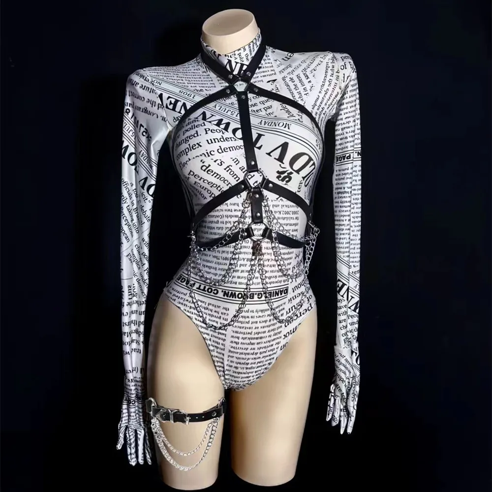 

Vintage Newspaper Printing Letter Bodysuit Chest Chains Sexy Stage Wear DJ Women Dancer Gogo Performance Pole Dance Costume