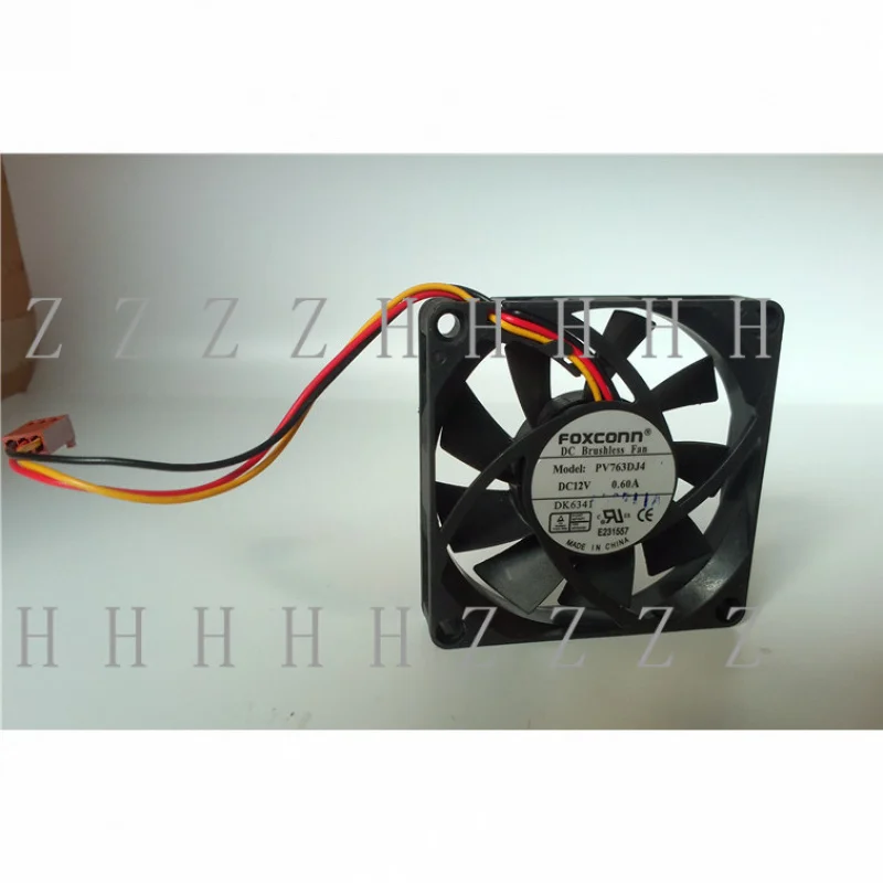 

Вентилятор охлаждения корпуса Z FOXCONN PV763DJ4 12V 0.6A 3-контактный 70X70X15мм