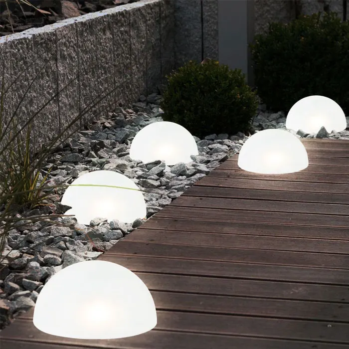 Modern Spherical Shape LED Solar Lamp Durable Plastic Design for Garden IP65 Rating