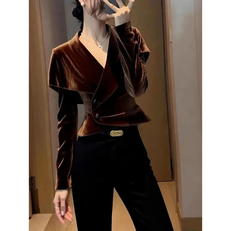 A Stunning Autumn Fashion Versatile Unique Beautiful Trendy Stylish Short Brown Velvet Coat for Petite People Fashion Womenswear