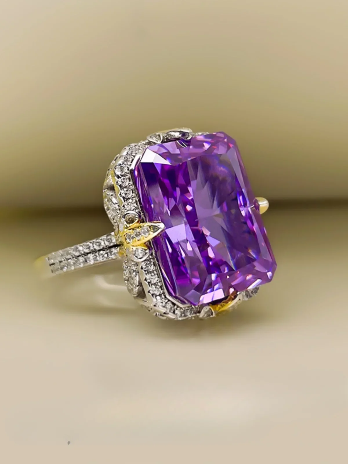 14 Carat Rich Purple European and American Ring High Carbon Diamond Simple and Cold Wind Amethyst Wedding Jewelry