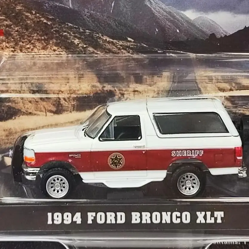 

1: 64 1994 Ford Mustang XLT - Absaroca County Police Advanced Car Model Collectibles