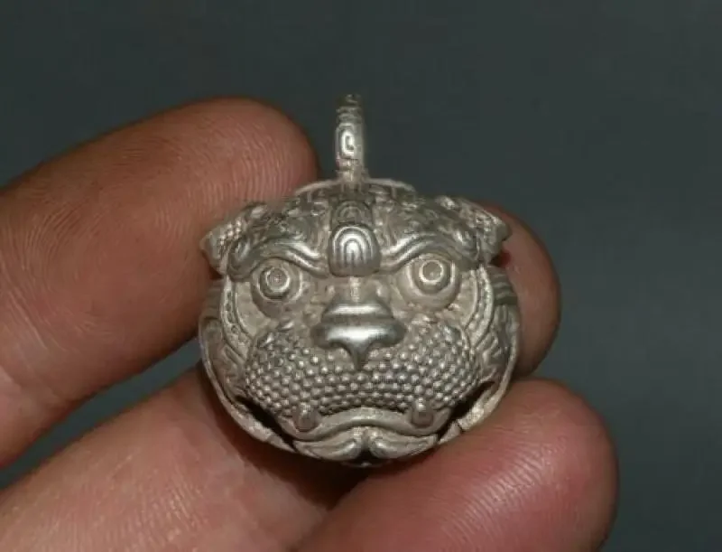 

3Cm Rare Chinese Miao Silver Feng Shui Foo Dog Lion Beast Head Bell Pendant