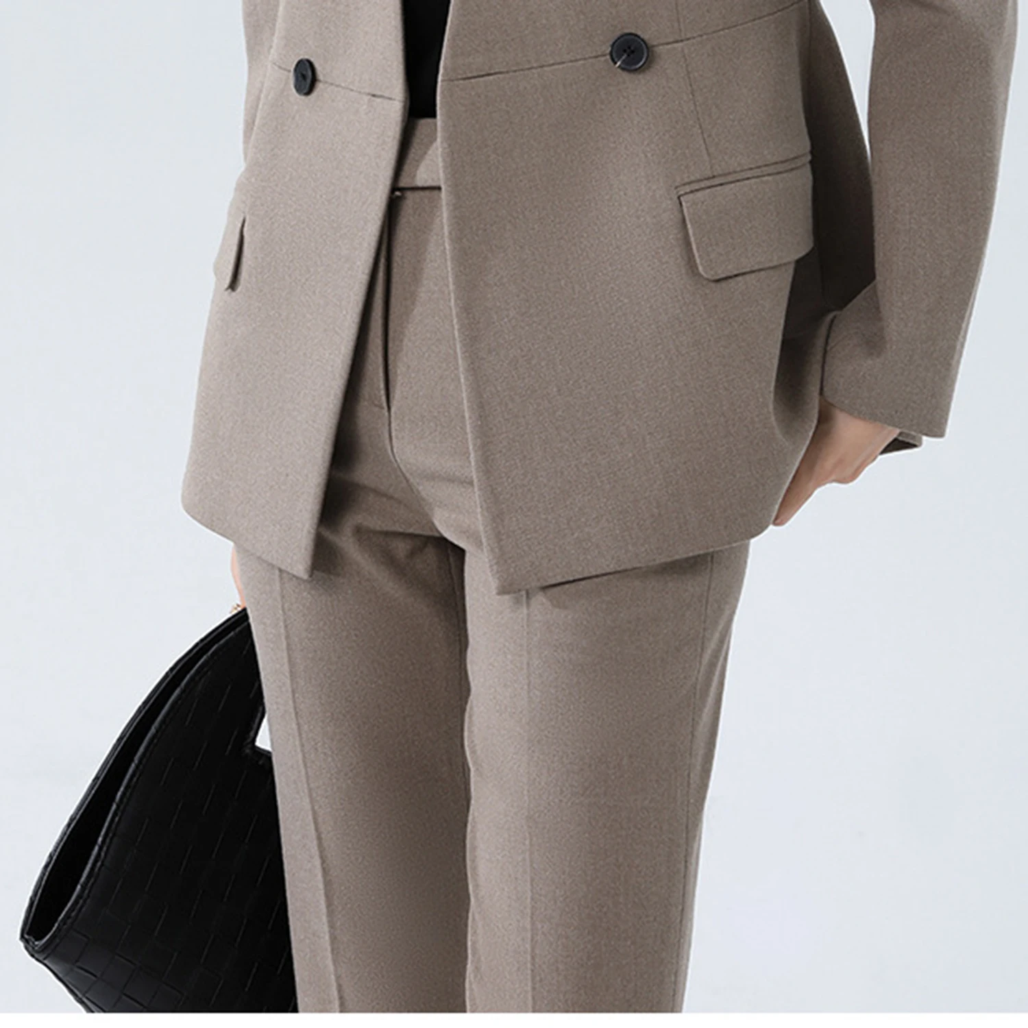 Damski garnitur Allingentle, 2-częściowy, marynarka z dekoltem w serek i spodnie, kieszenie z klapkami, idealny do biura i na co dzień, możliwość personalizacji.