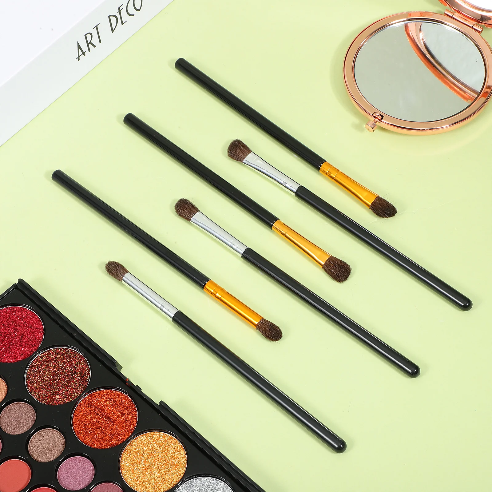 ชุดแปรงแต่งตา 6 ชิ้น ขนแปรงนุ่มจากขนม้า ด้ามจับพลาสติก แปรงแต่งหน้าระดับมืออาชีพ สำหรับการเบลนด์สีตา ให้ลุคสโมคกี้