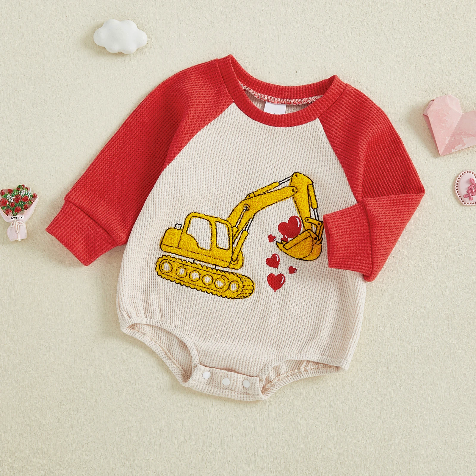 

Комбинезон на День святого Валентина для маленьких мальчиков, комбинезон с длинными рукавами и круглым вырезом, экскаватор, боди с вышивкой в виде сердца, комбинезоны для новорожденных