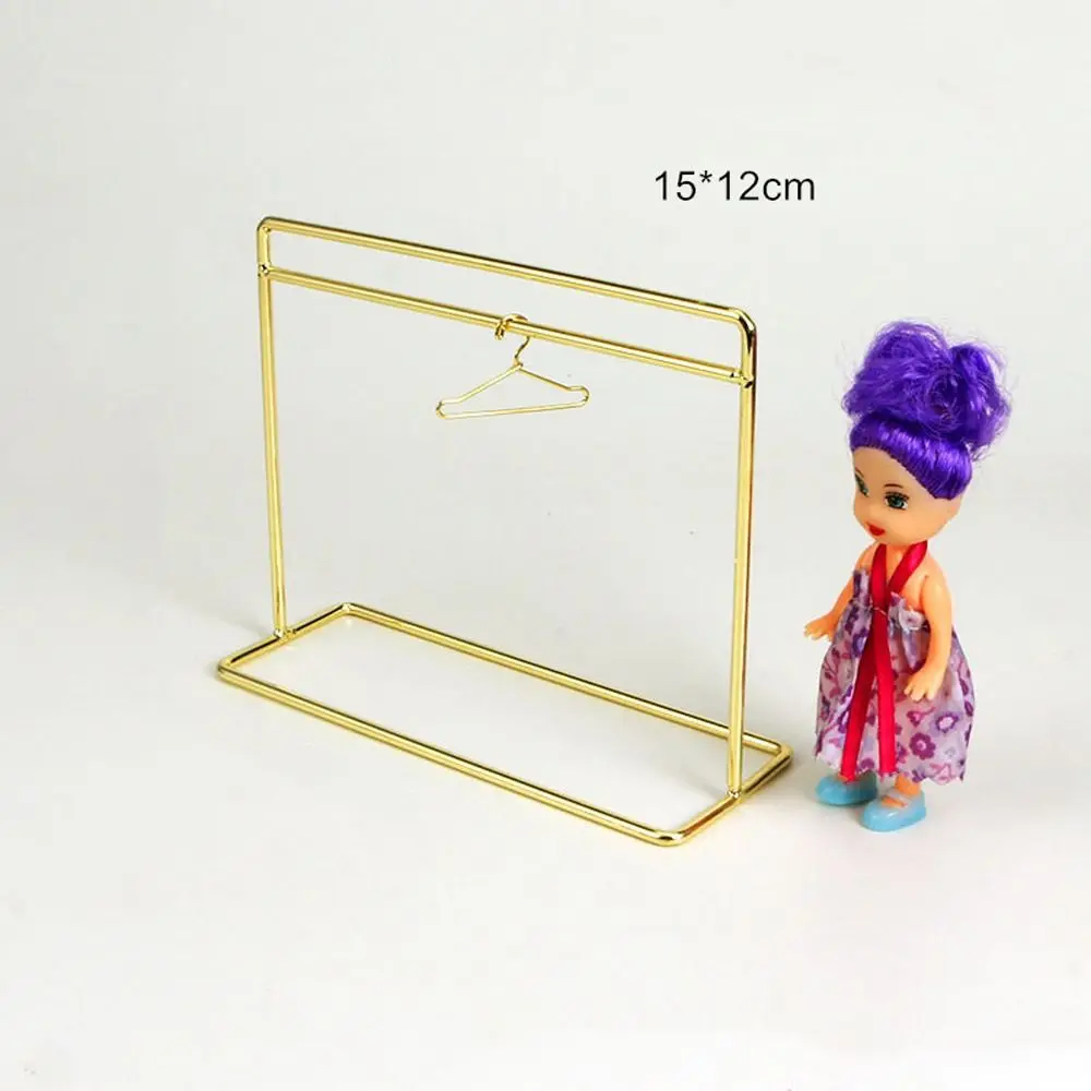 Garment Organizer ตุ๊กตาเสื้อผ้า Rack ตุ๊กตาเฟอร์นิเจอร์ขาตั้งจอแสดงผล Miniature แขวนต่างหูเครื่องประดับโลหะ