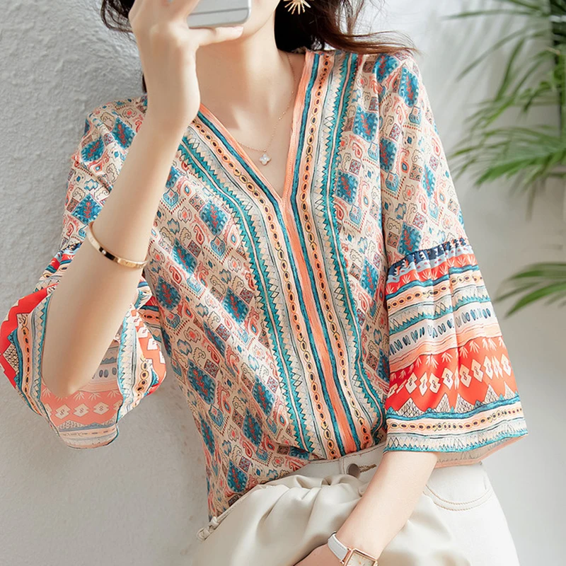 Flare Sleeve Shirts Women V-Neck Loose Casual Printed Floral Boho Blouse Female Korean Fashion 2025 New Tops