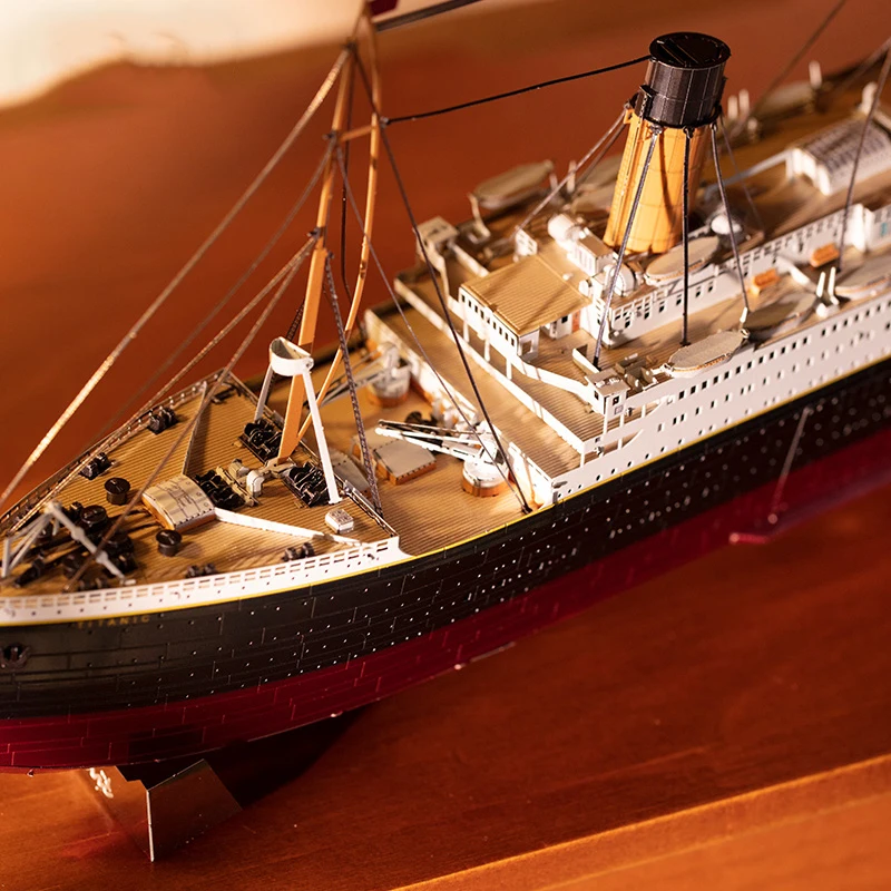 DIY 3D Metal Puzzle Titanic Ship Model Building Kits Handmade Boat Jigsaw Puzzles with USD Lights for Friends Birthday Gifts