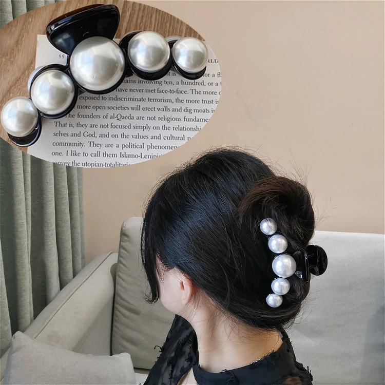 2020 New Hyperbole Big Pearls Acrylic Hair Claw Clips Big Size Makeup Pear Hair Styling Barrettes for Women Hair Accessories