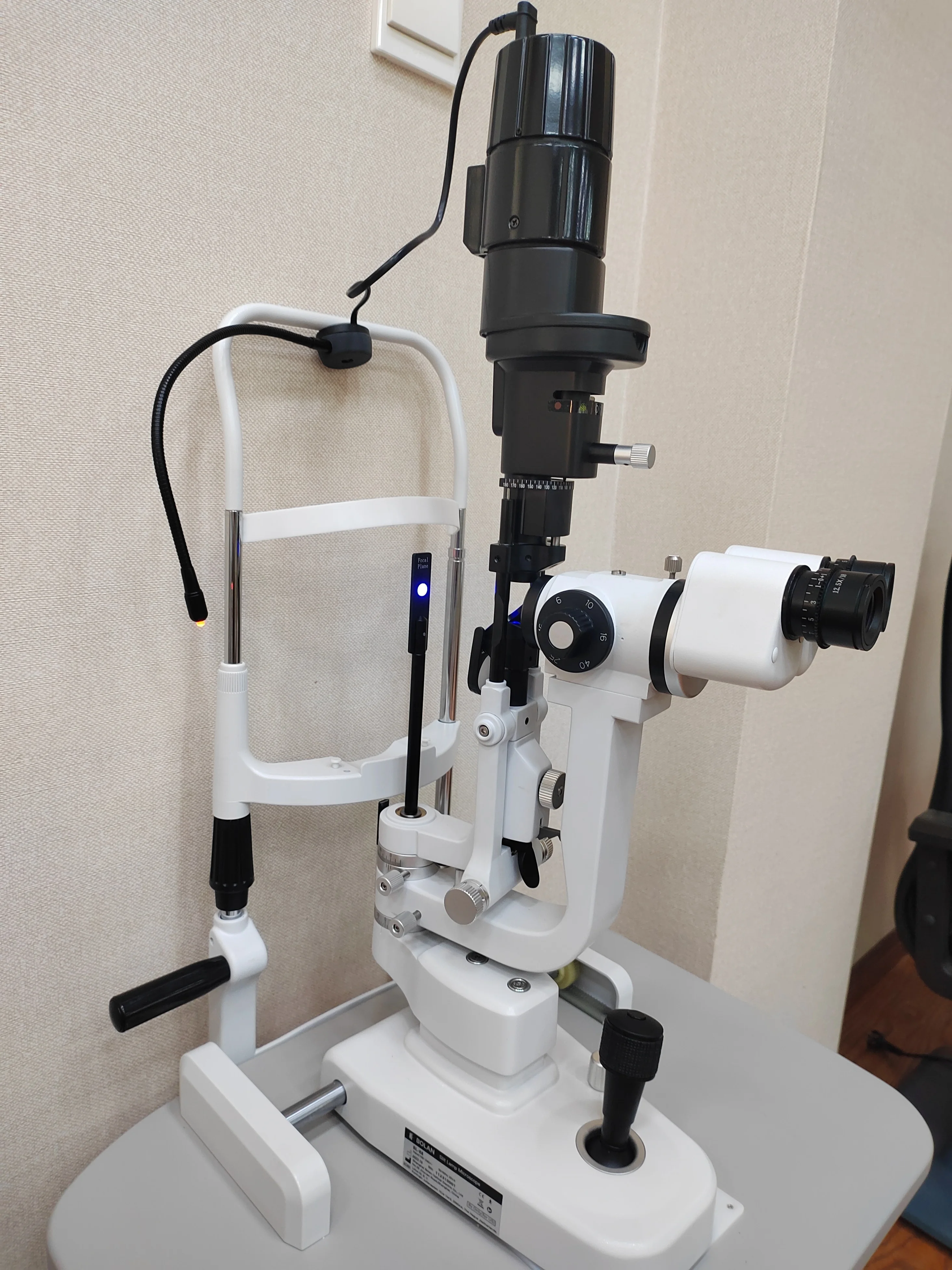 Slit Lamp Microscope 5 magnification with slit inclination and eight filters-SLM 88
