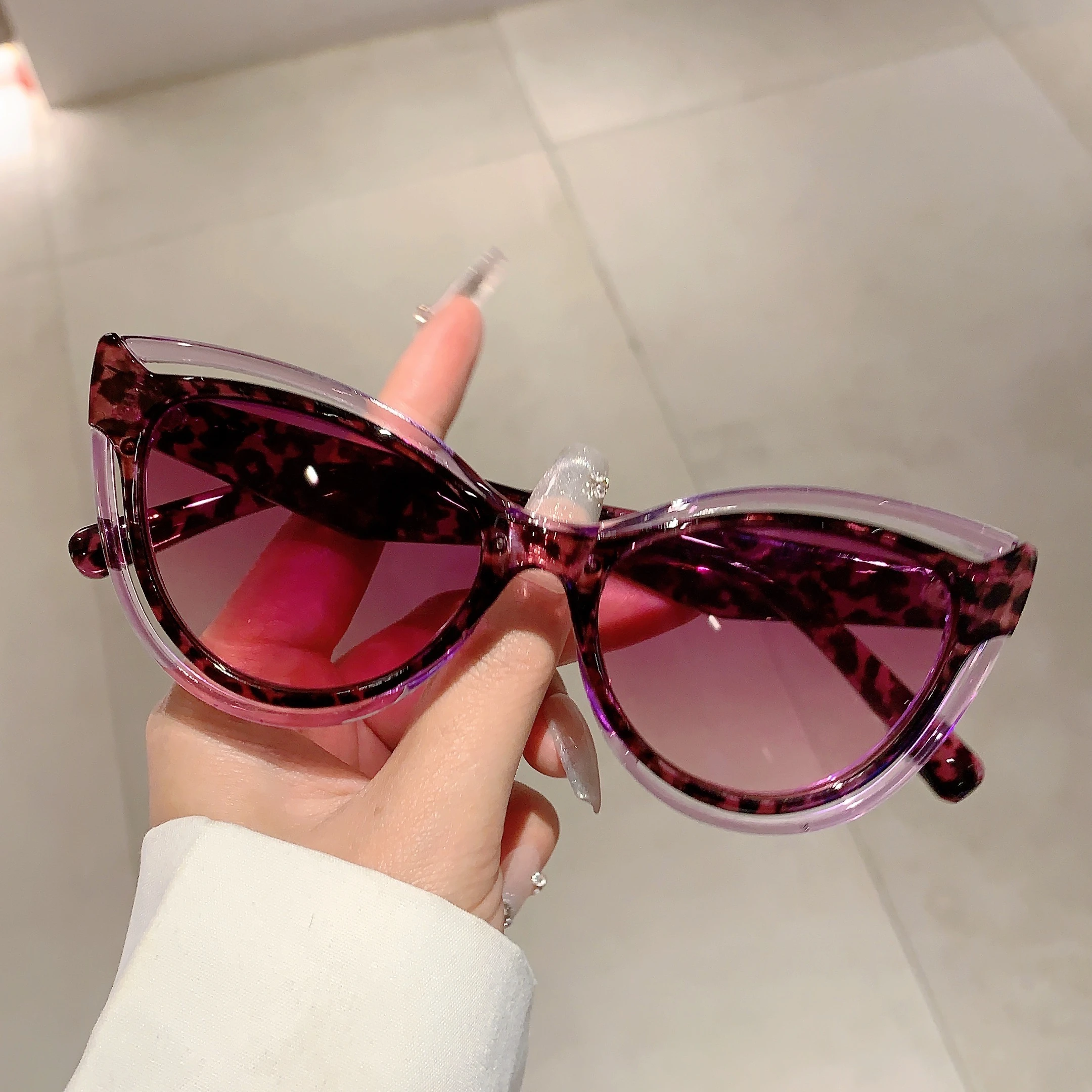 KAMMPT Cat Eye Sunglasses 2024 New in Hollowed Rim Gradient Women Shades Fashion Luxury Brand Design Vintage Travelling Eyewear