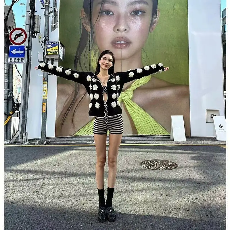 Blouse Knitwear Outerwear Knitted Cardigan Women's Spring/Autumn French Style Three-dimensional Crochet Cropped New Designer
