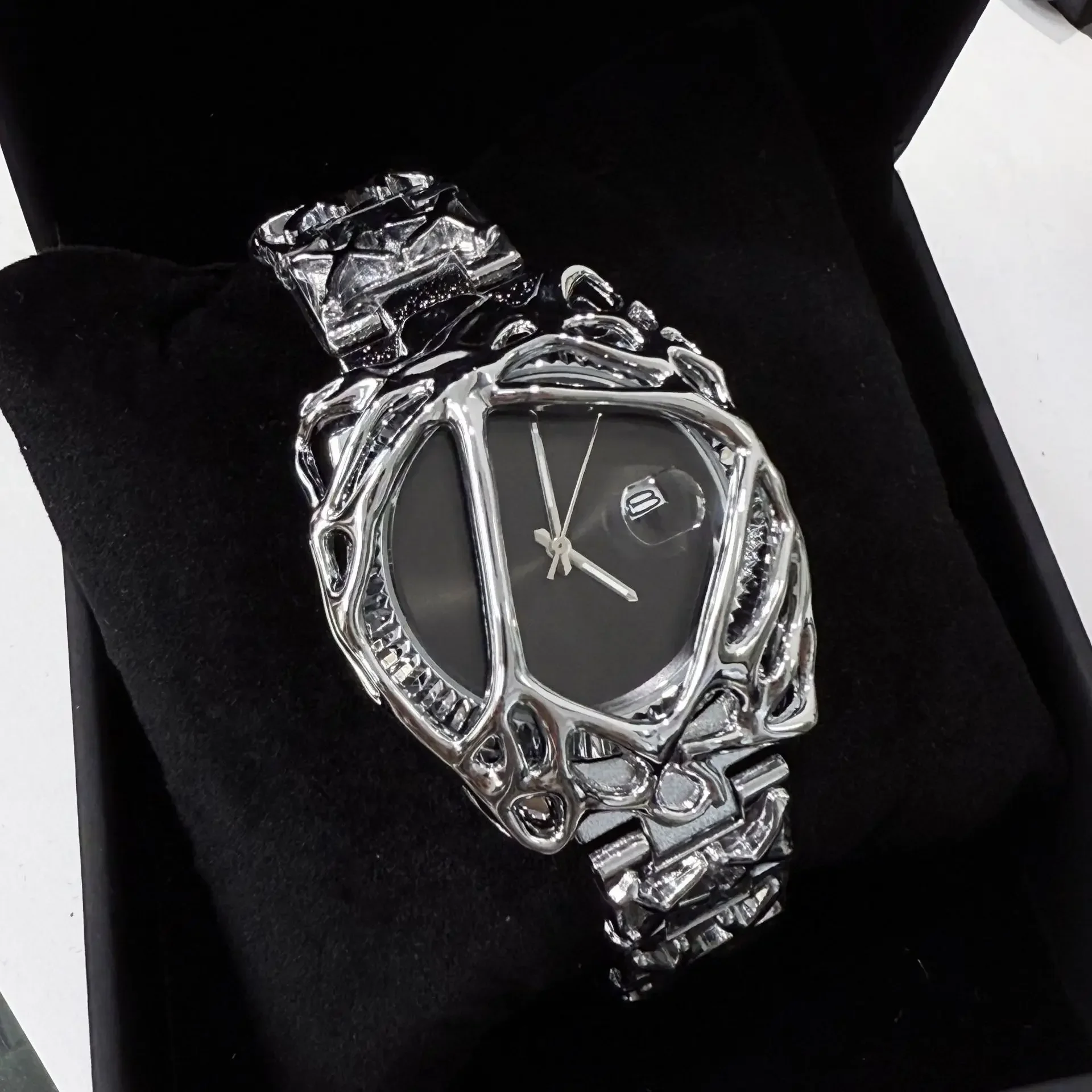 Unique Antique Alabaster Y2k Black Green Dial Unisex Quartz Watch
