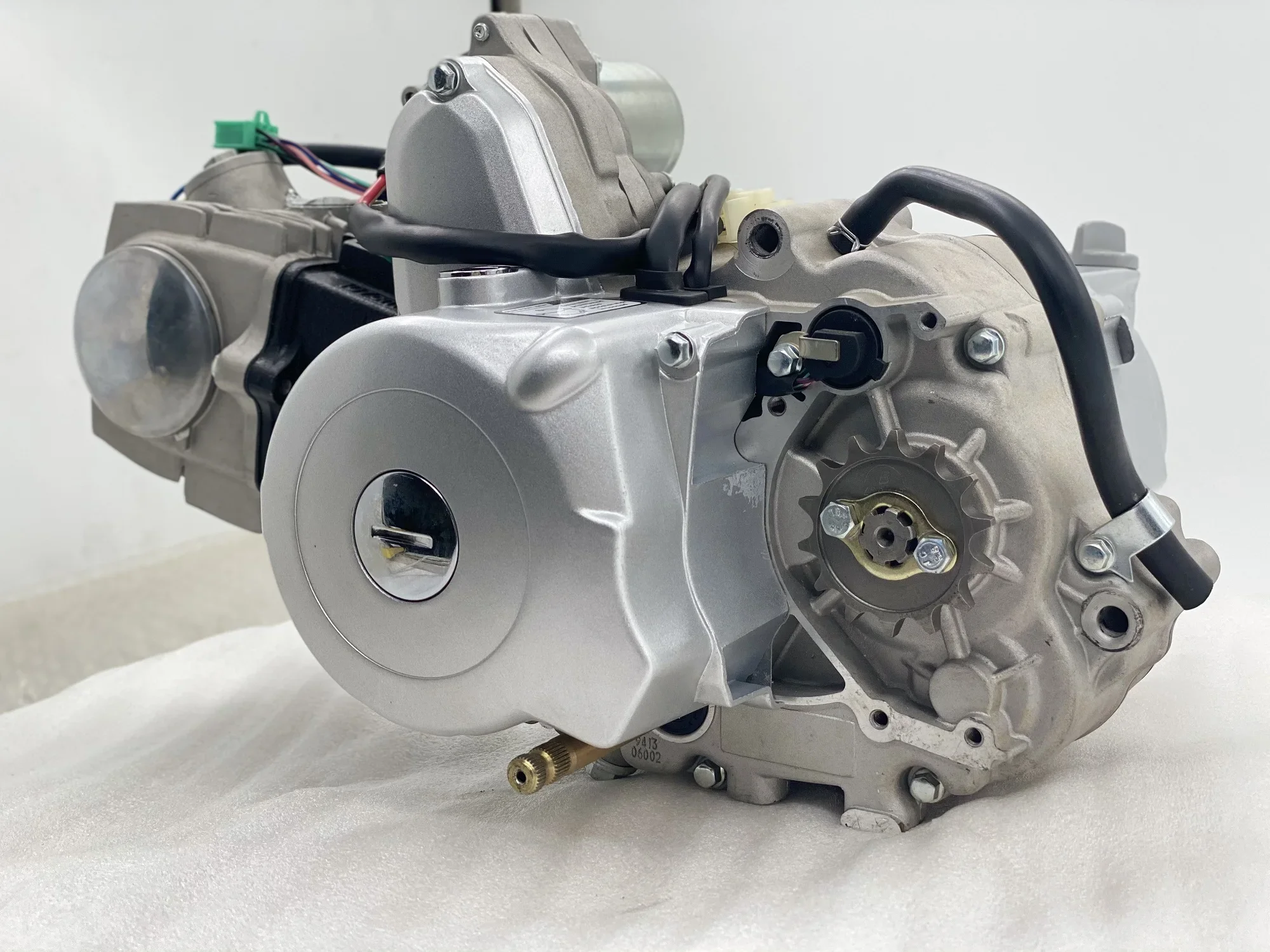 DAYANG 125cc محرك دراجة نارية اسطوانة واحدة 4 السكتة الدماغية نمط الهواء الكهربائية طريقة المنشأ الإشعال CDI بدء مكان ركلة الباردة