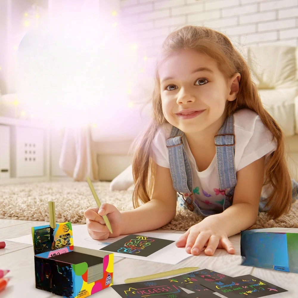 The fun of children and teenagers' gifts and colorful scratch paper, summer events, weddings, birthday parties