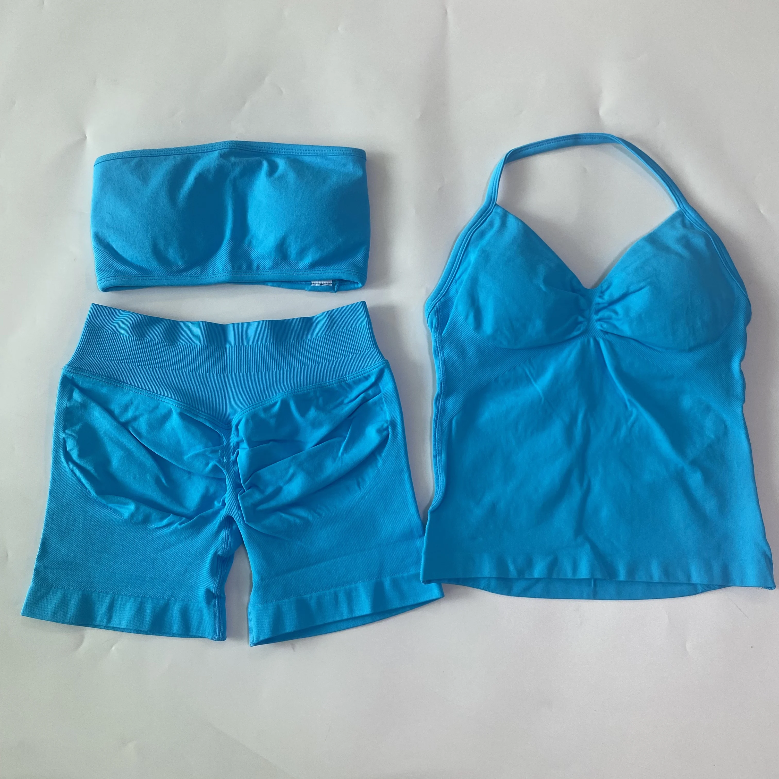 3-teiliges Yoga-Set für Damen, rückenfreier Bandeau-Sport-BH + langes Top mit Trägern + Scrunch-Shorts, Sportbekleidung, Outfit-Sets, Gym-Set – Detail 17