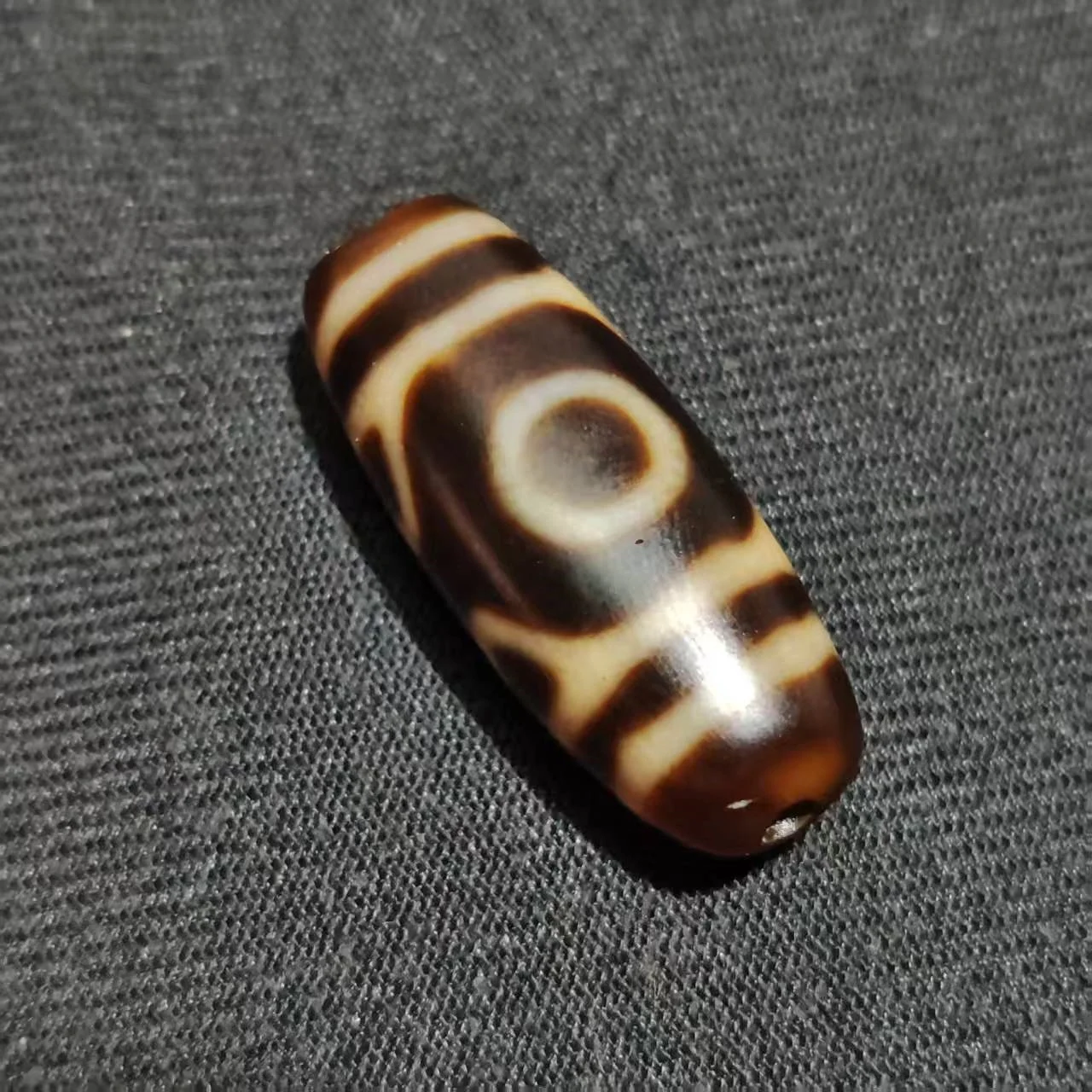 

Special Offer: Tibetan Taiwan Penetrating Tooth Yellow High Oil 31 * 13mm Double Eye Agate Tianzhu DIY Accessory Dzi