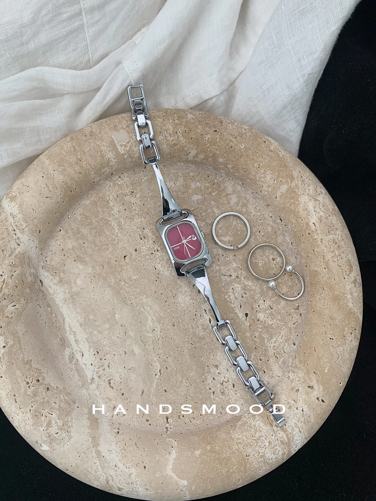 Raspberry Red Exquisite Design Bracelet Watch, High-End Casual Versatile Women's Watch, Fashionable Quartz Wristwatch