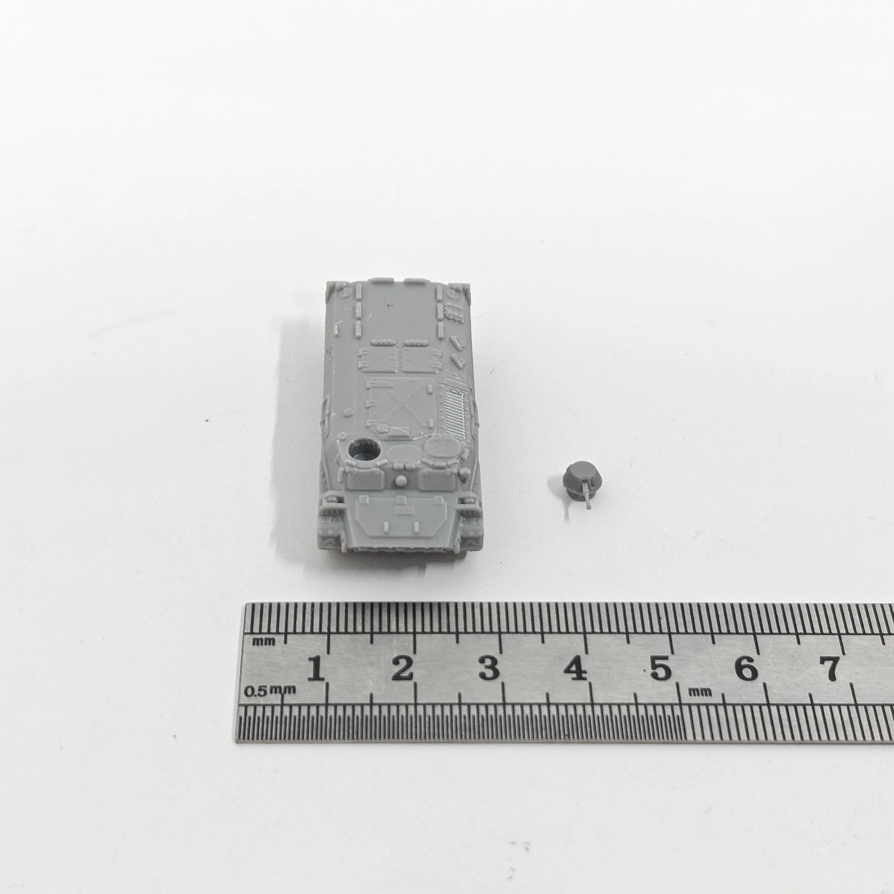 ZESTAW uniwersalnych modeli pojazdów opancerzonych MT-LB w skali 1/144