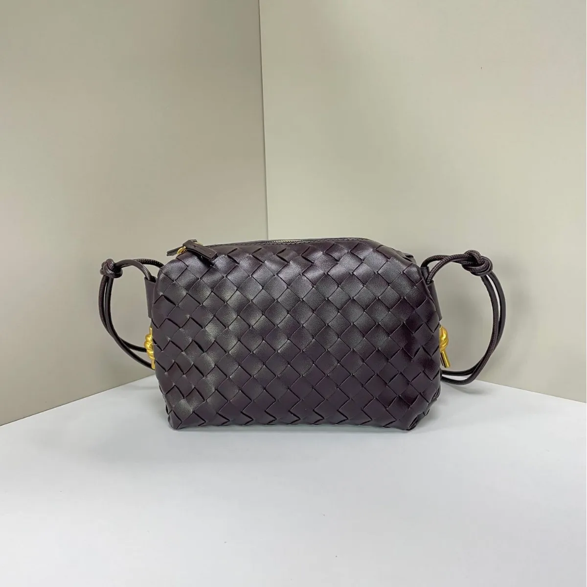Bolso cuadrado pequeño tejido a mano para mujer, bolso de hombro tipo bandolera, lonchera, bolso para cámara, Material PU, bolso suave para uso diario