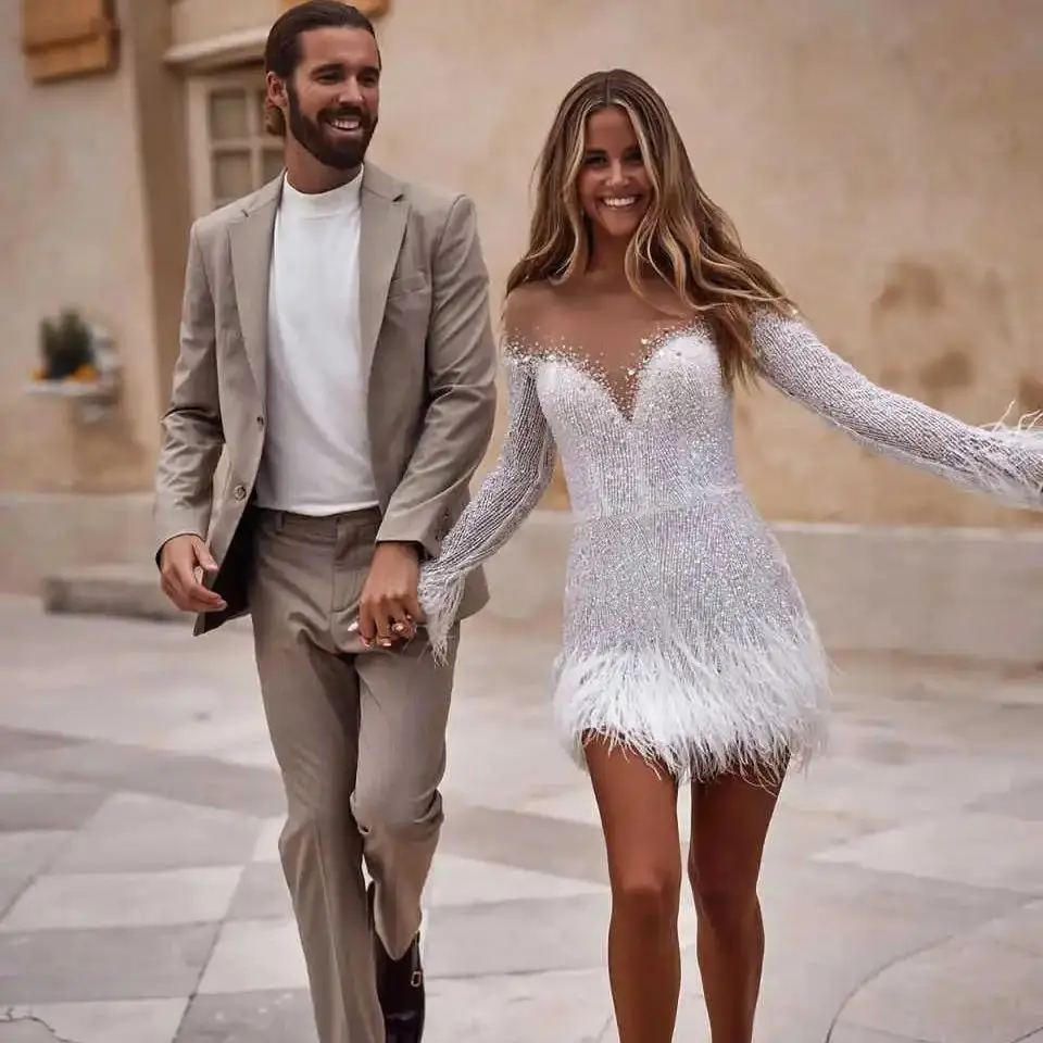 

Modern Evening Dresses Feathers Wedding Dress Pearl Beading Lace V-Neck Bridal Gown Long Sleeve Vestido De Noiva Customized