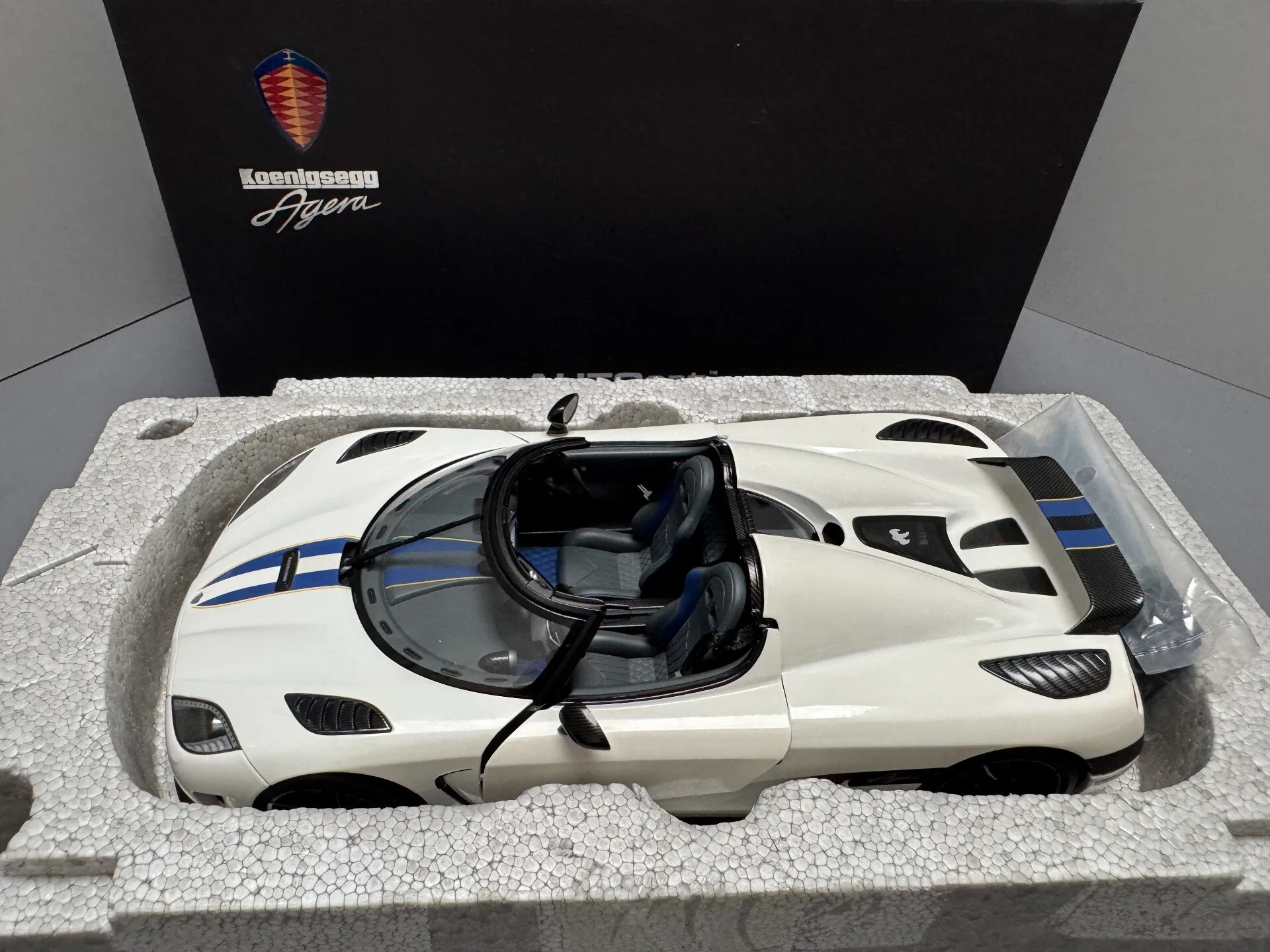 Autoart 1:18 Agera White Simulation Limited Edition All Open Alloy Metal Static Car Model Toy Gift