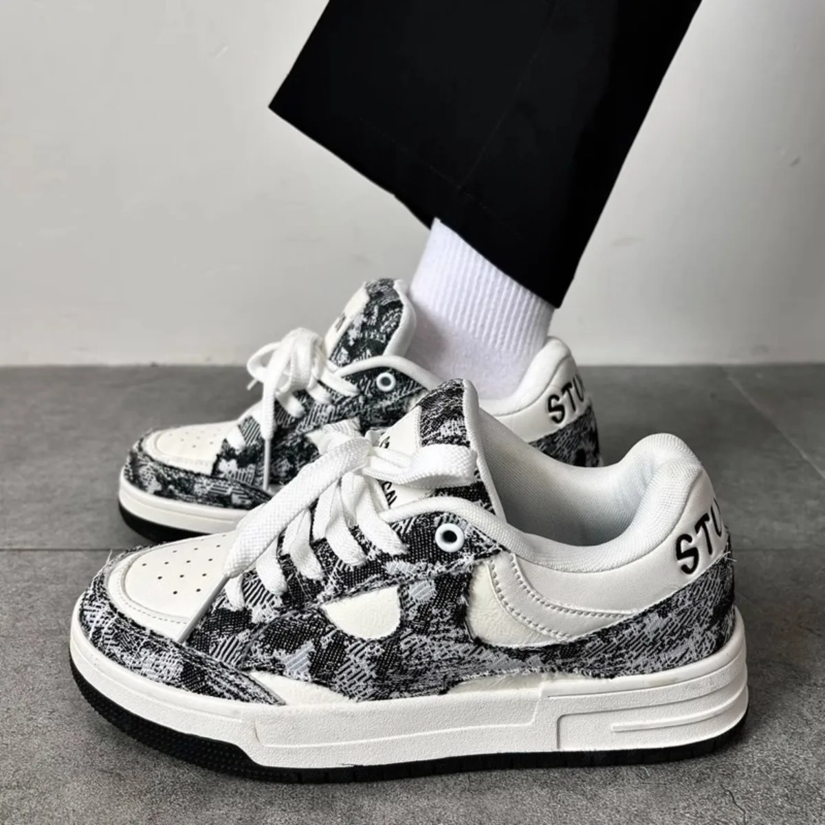 

New Retro Street Couple Sneakers - Unisex Vintage Punk Hip Hop Skateboard Shoes Non-Slip Breathable Outdoor Sports Tennis Shoes