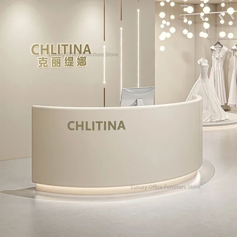 Simple Modern Clothing Store Cashier Curved Cream Style Front Reception Desk Beauty Salon Bar Reception Luxury Desks Furniture