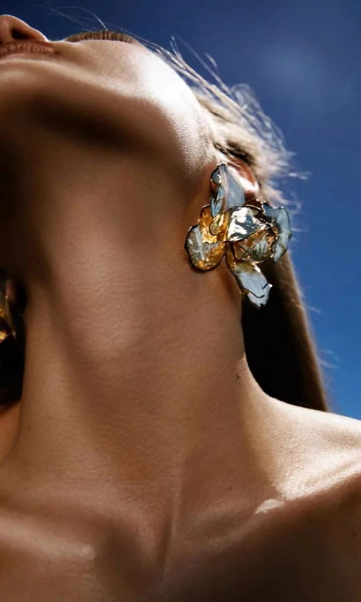 European and American style exaggerated metal pleated three-dimensional outline drip flower earrings, resort-style jewelry