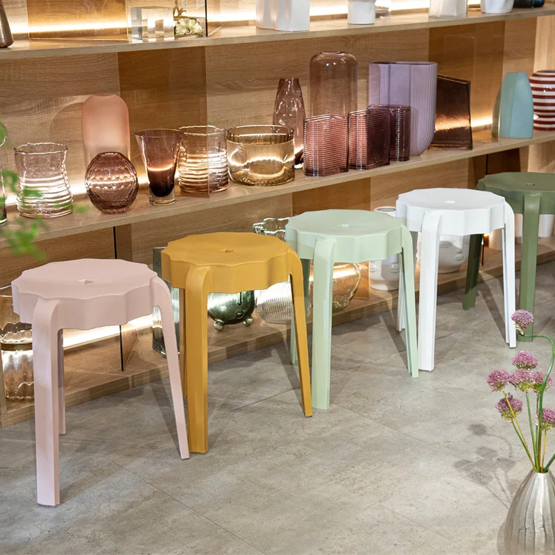 Wuli sgabello in plastica per adulti per uso domestico sgabello per scarpe impilabile commerciale addensato sgabello da pranzo rotondo semplice sgabello basso salvaspazio