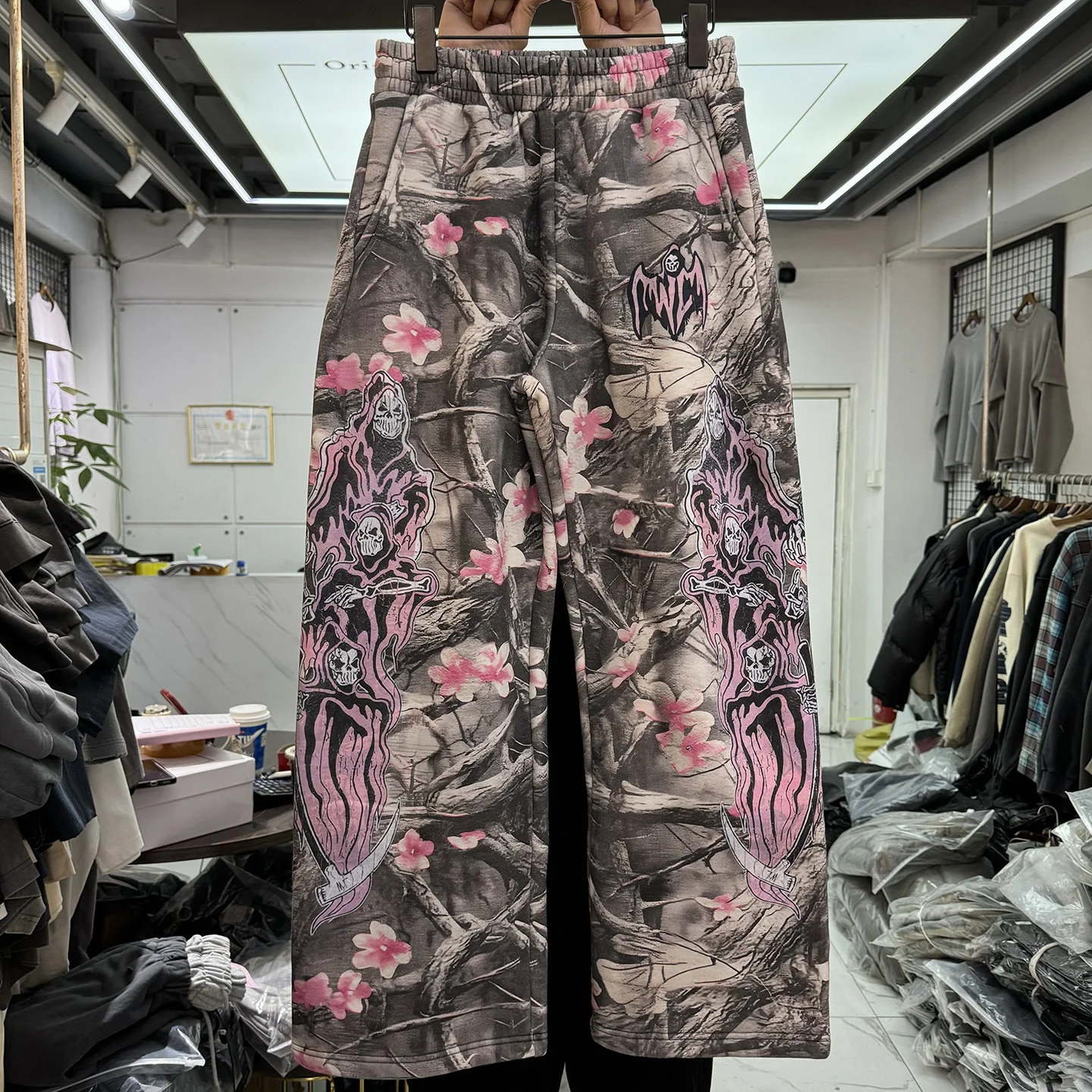 

American Sle Printed Devil Long Pants Fce Lined Loose Casual Straight Leg Trousers for Men Trendy Autumn Winter New Arrival