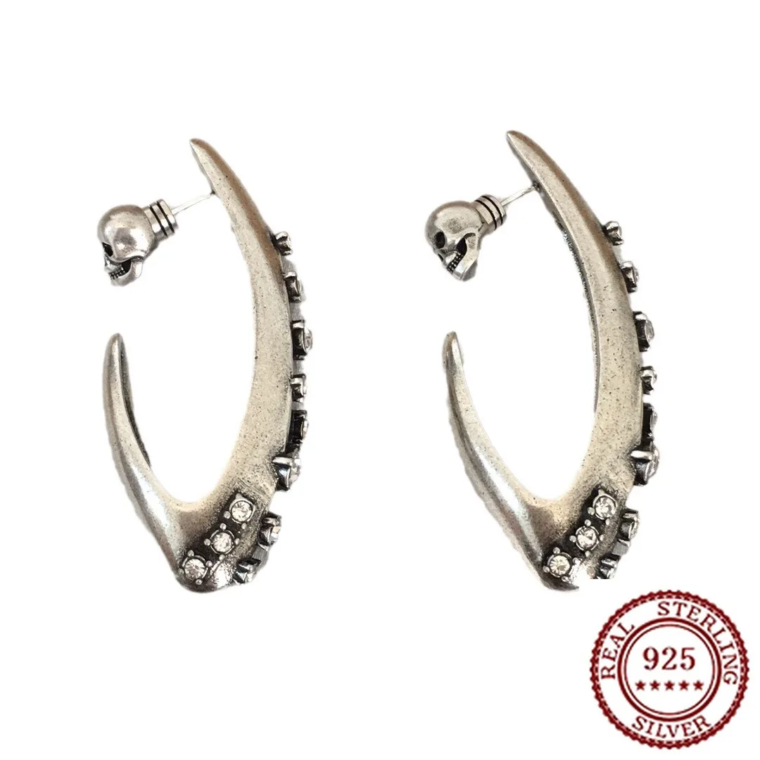 

2025 New Trend Classic Engraved Geometric Diamond Studded Earrings for Women's Retro Skull Long Earrings