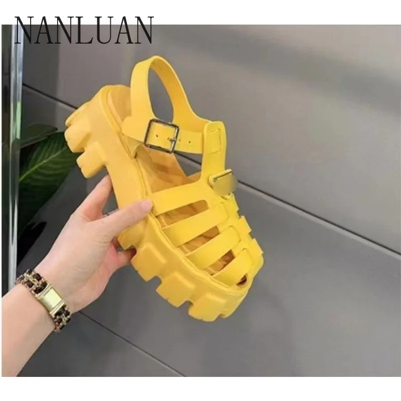 

2024 Boutique Summer Women's Sandals New Solid Color Thick Sole Trendy Women's Shoes High Quality Hot Selling Casual Sandals