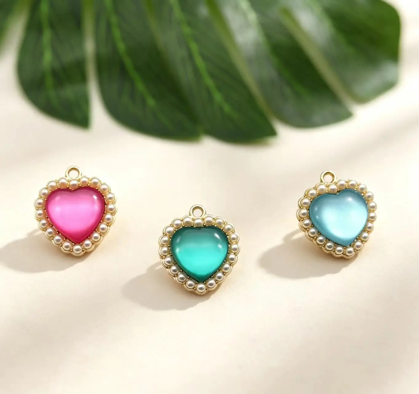27×29mm Heart‑Shaped Pearl Rim Cat Eye Charms 5Pcs/Pack Gold Tone Pendant for DIY Bracelet Necklace Earring Making