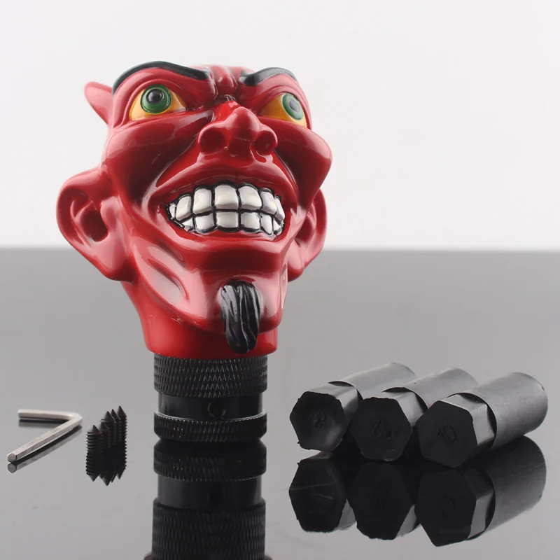 1 SZTUK Uniwersalny klakson Devil Red Skull Car Manual Stick Gear Shift Knob Shifter Dla Sedan Coupe Crossover Wagon Truck SUV