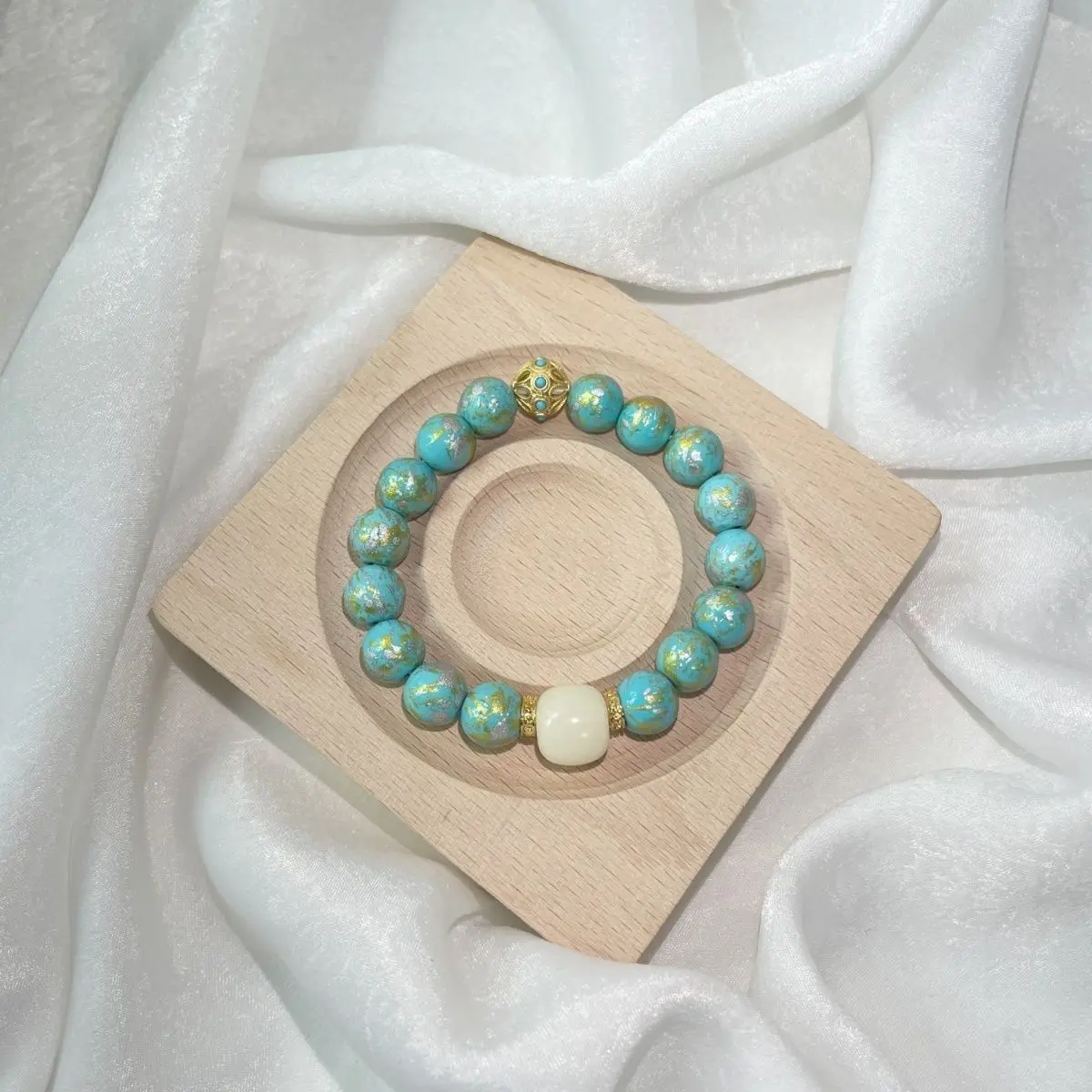 UMQ Original New Style Colorful Turquoise Safe Lucky Bracelet Fashion Inlaid Hollow Alloy Bracelet