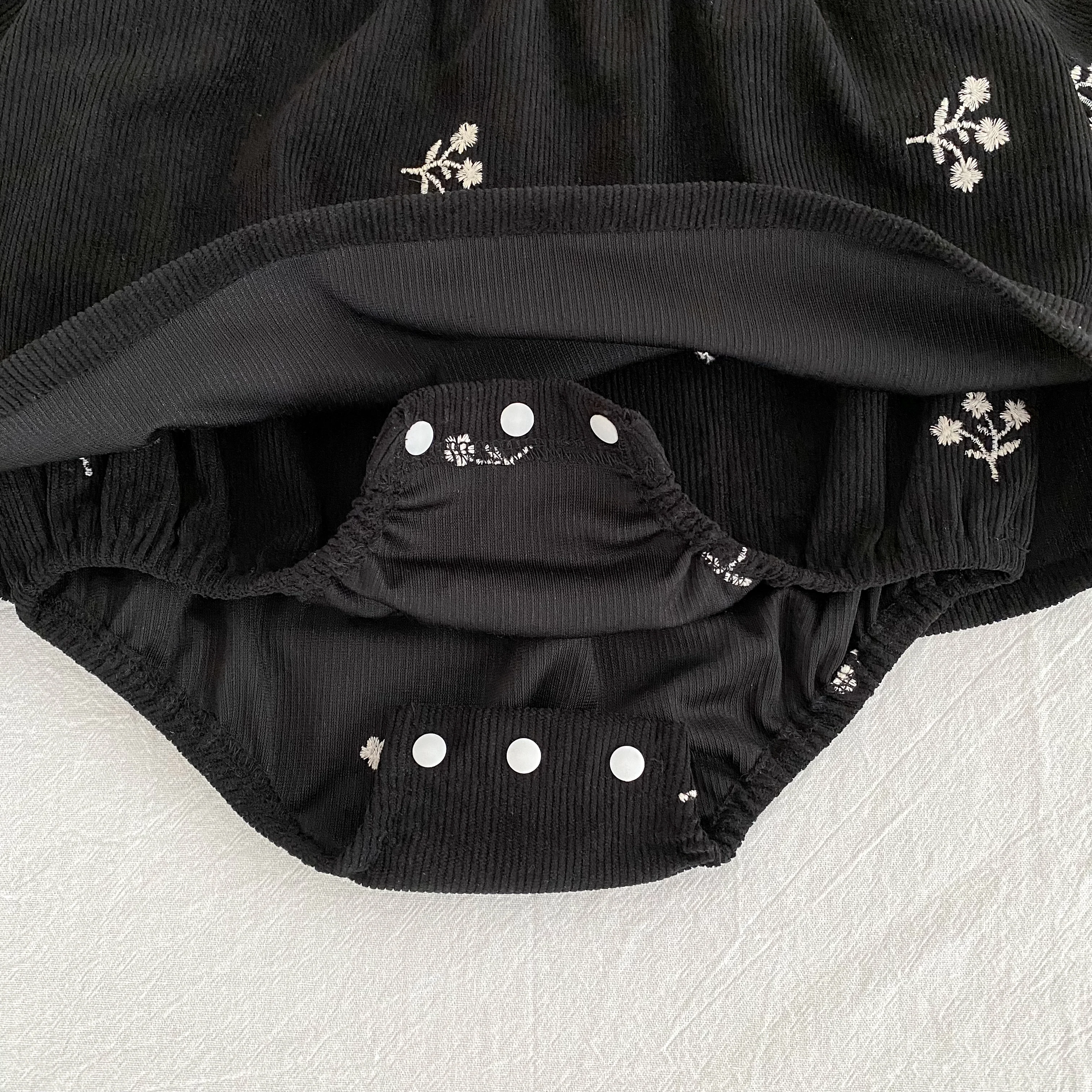2026 Baby-Mädchen-Cord-Strampler 0-24M Langarm mit Spitzen-Rüschenkragen und Blumenstickerei, Herbst-Strampler für Kleinkinder, Prinzessinnen-Strampler – Detail 13