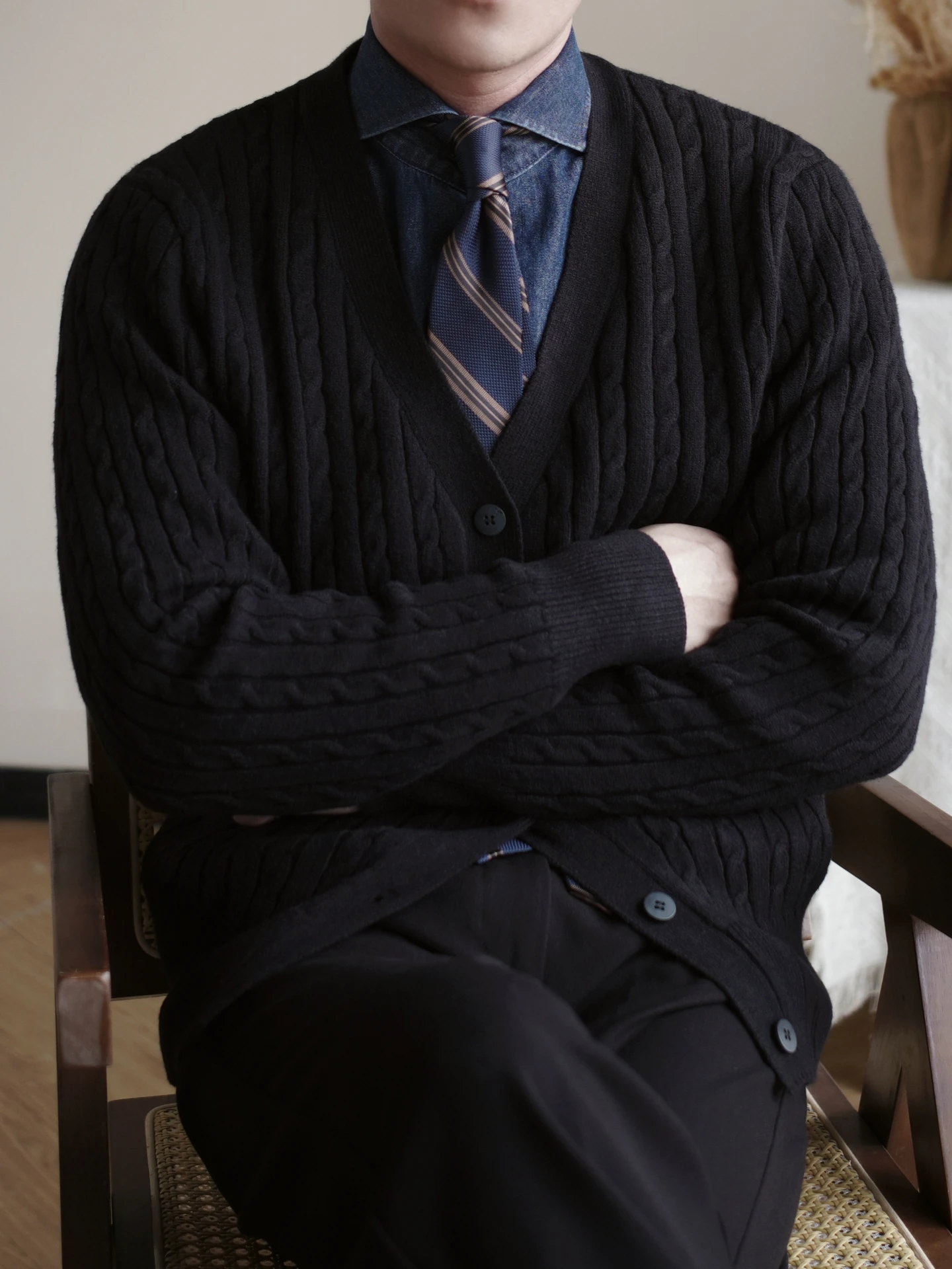 

[Wool Modal Blend] Twist Black Knitted Cardigan Men's Old Money Slim-fit Retro Warm Sweater Jacket