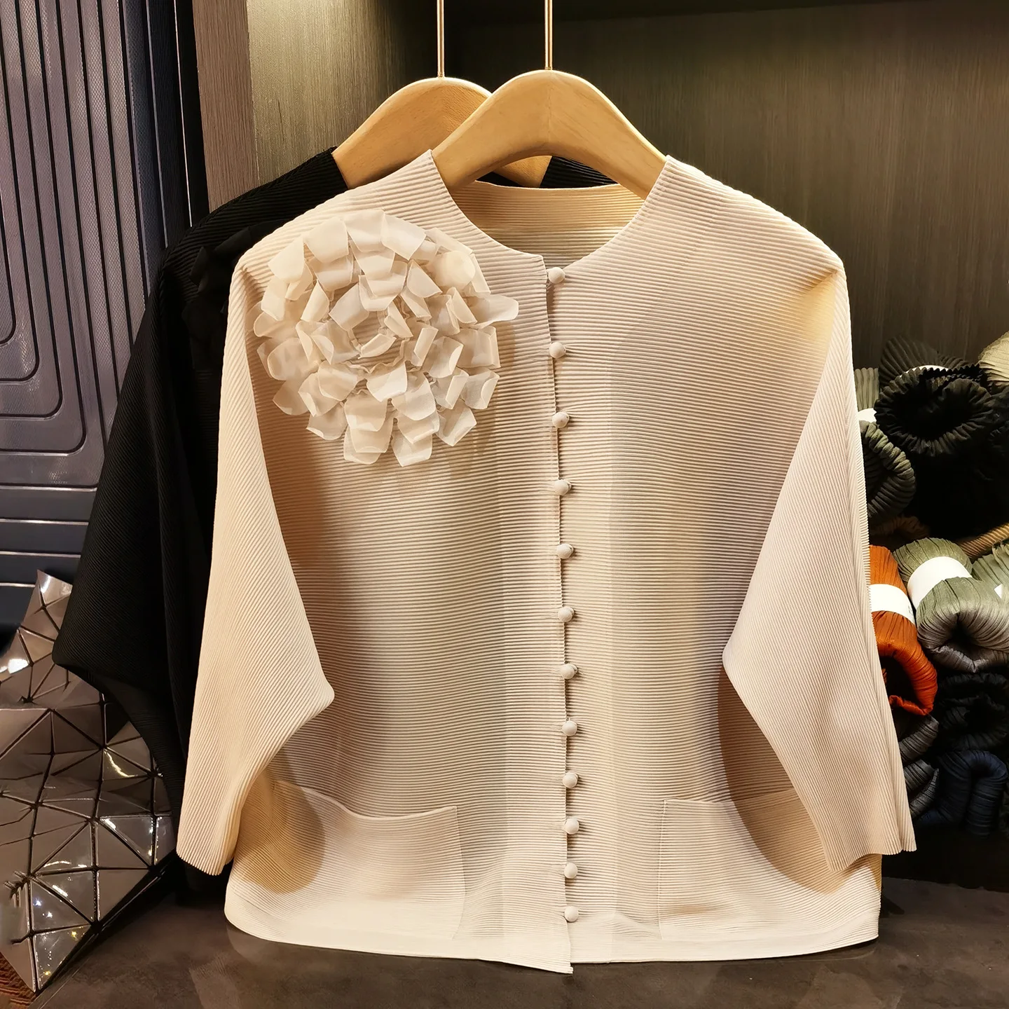 

‌Miyake Pleated Women's Jacket Korean Style Y2K Vintage Pleats Blazer Oversized Casual Streetwear Comfortable Fold Design‌