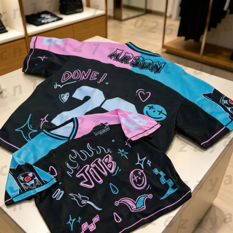 2026 New Men's Black Football Shirt, 3D Printed with Pink and Blue Graffiti _ ARSON 22_Street V-neck Short Sleeved T-shirt