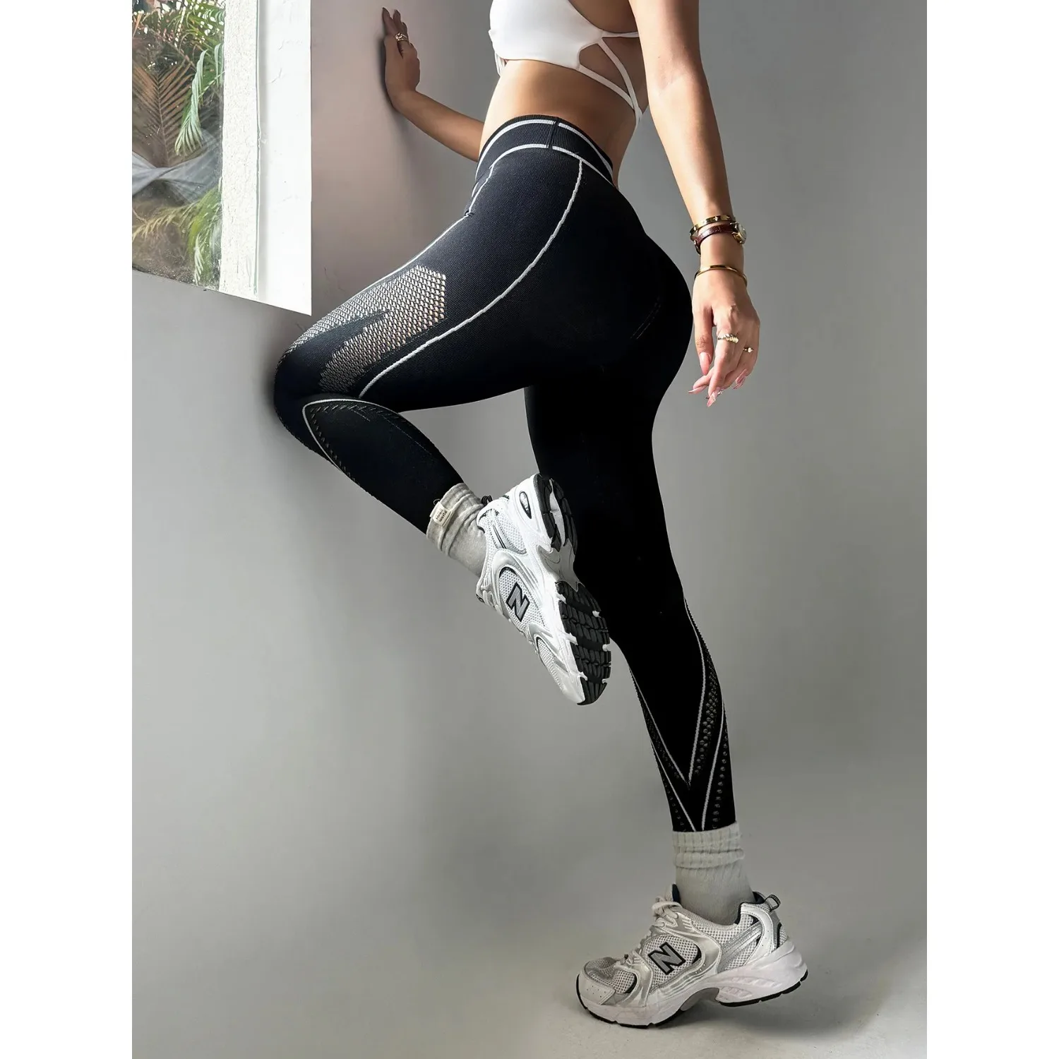 

Women's Seamless Mesh Yoga Pants High Waist Hip Lifting Tight Fitting Stripes Leggings Exercise and Fitness Yoga Pants New