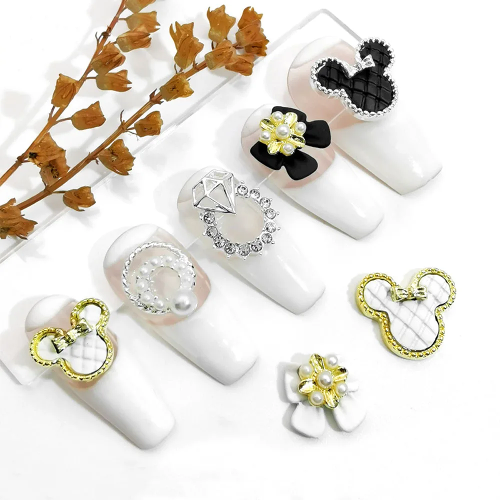 10 piezas de accesorios de uñas en aleación 3D con diseño de cabeza de ratón en negro y blanco, lindos y originales, con anillo de diamantes y lazo,