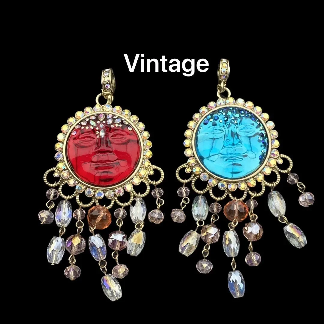 KF European and American Fashion Trend Vintage Multi-color Moonstone Inlaid with Rhinestones Moen Face Fringed Magnetic Pendant