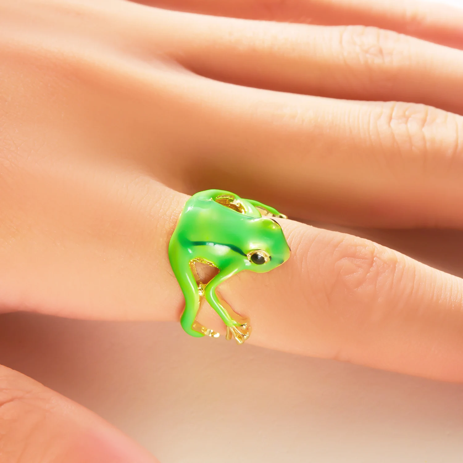 Funny Weird Realistic Green Tree Frog Animal Rings for Women Men Artistic Design Opening Resizable Ring Statement Jewelry Gift