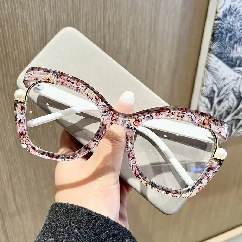 2024 New Best-selling Colorful Oversized Glasses with Pearl Women Embellishments Ins Cat Eye Glasses Ladies Rainbow Sunglasses