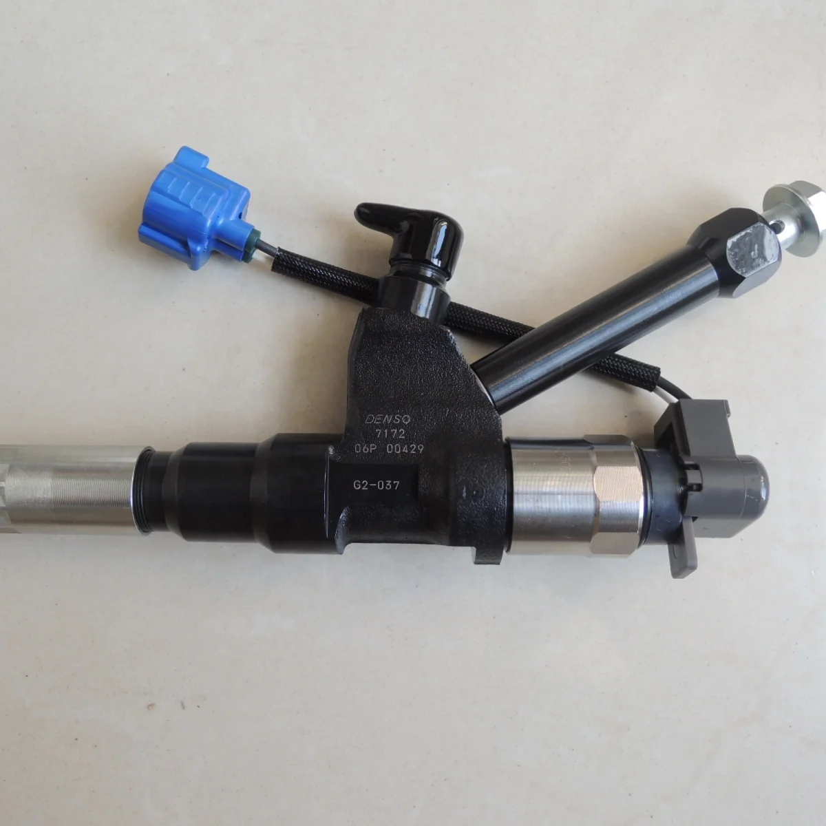 

2026 095000-7172 Original Common Rail Fuel Injector for HINO P11C 23670-E0370