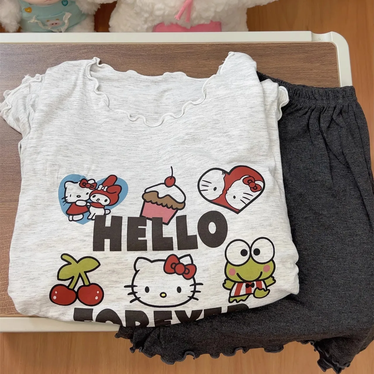 

Летние пижамы Hello Kitty с нагрудными подушечками, модный удобный спальный комплект для милых девочек 2025 года, шорты с короткими рукавами, домашняя одежда
