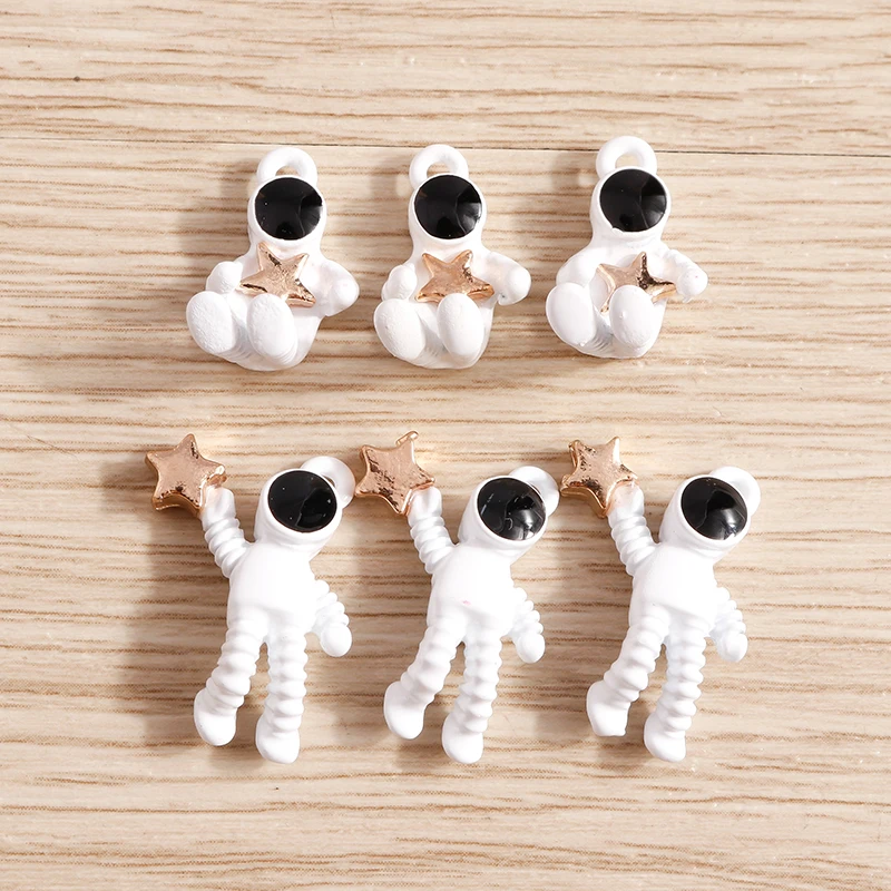 Tusember 10Pcs Alloy Spaceman Star Astronaut Charm Pendants for Jewelry Making Earrings Bracelet Necklace Accessories DIY Craft