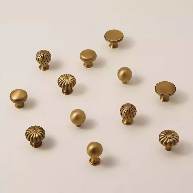 Vintage Style Brass Handles, Bronze Single-Hole Small Knob for Wardrobe Doors, Drawers, and Cabinets, Kitchen Furniture Handles